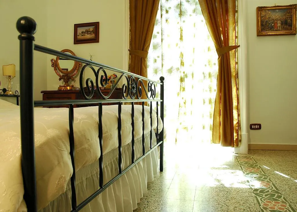 B&B Art Suite Principe Umberto Neapol 3*,