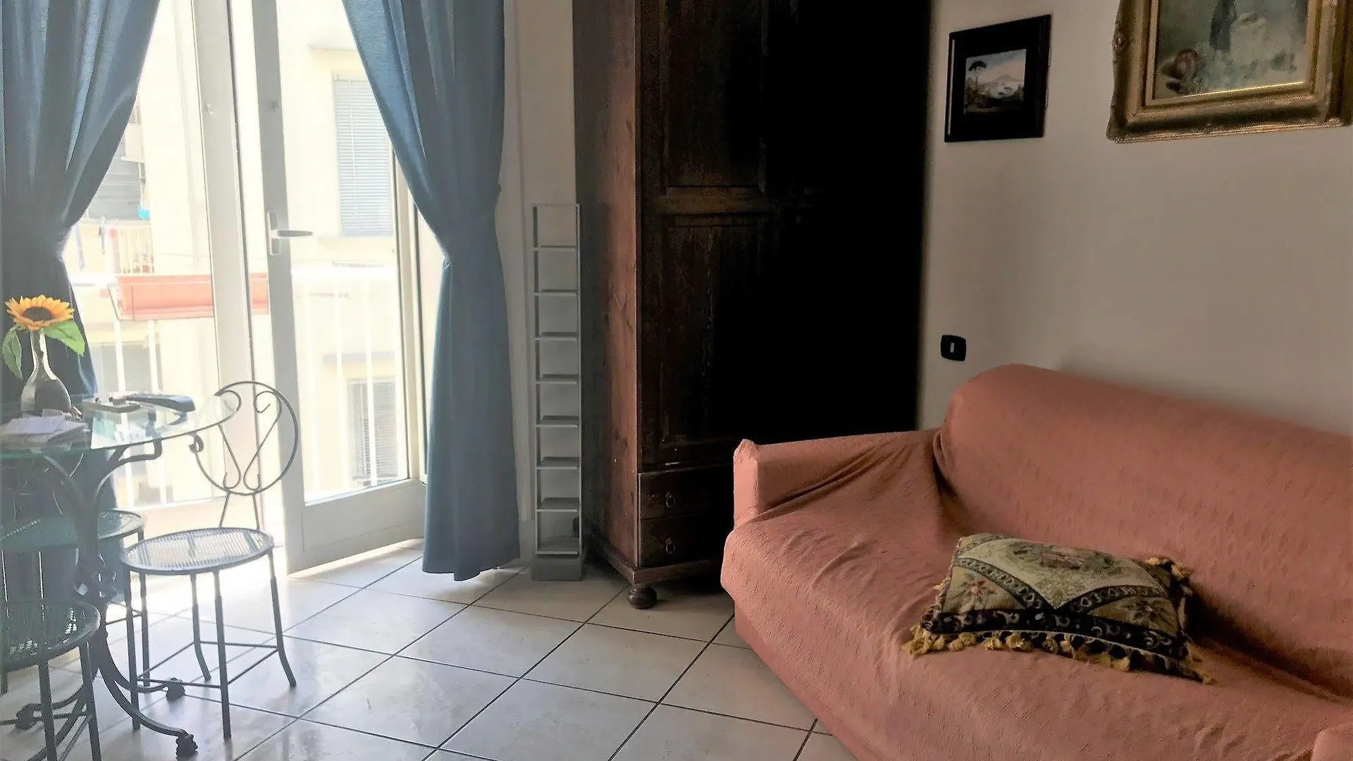 *** Nocleg ze śniadaniem B&B Art Suite Principe Umberto Neapol Włochy